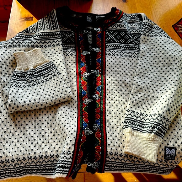 Dale of Norway Sweaters - Gorgeous like-new Dale Norway wool sweater